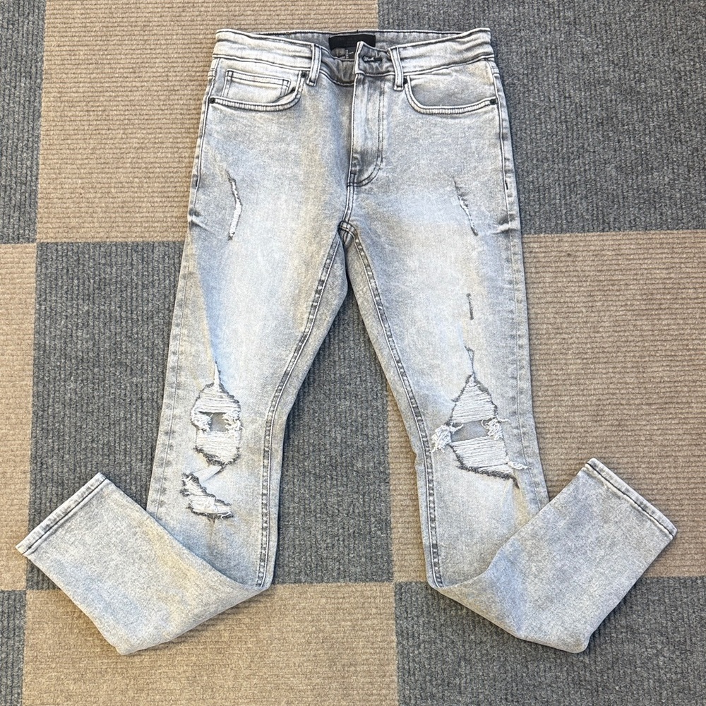 Distressed Light Gray Men Jeans forever 21